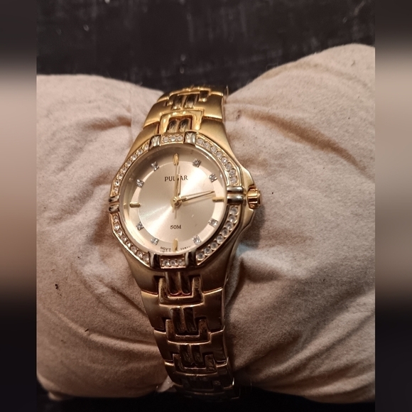 Vintage Pulsar by seiko Watch Golden Finish - Picture 2 of 7